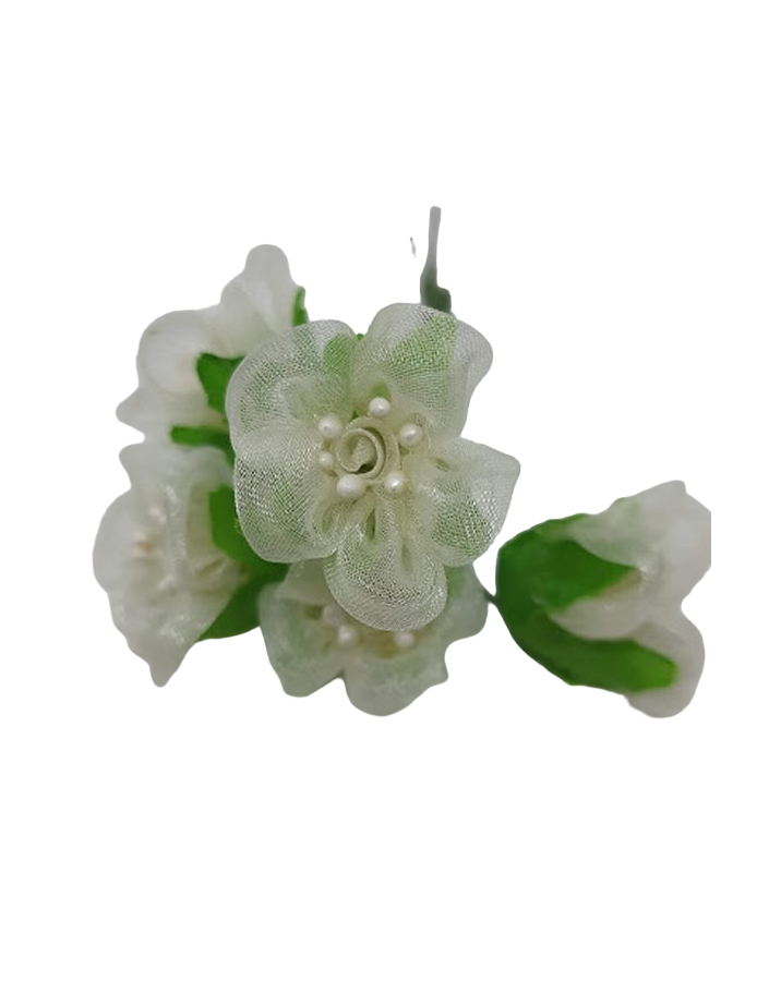 Fiori in organza con piccoli pistilli