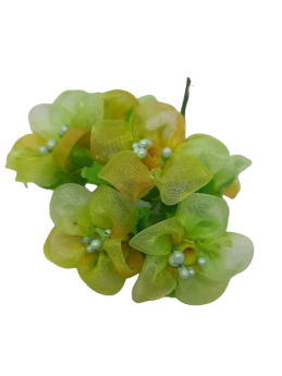 Fiori in organza con piccoli pistilli