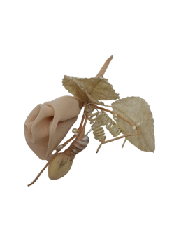 Bocciolo di Rosa in Stoffa con Piccole Conghiglie